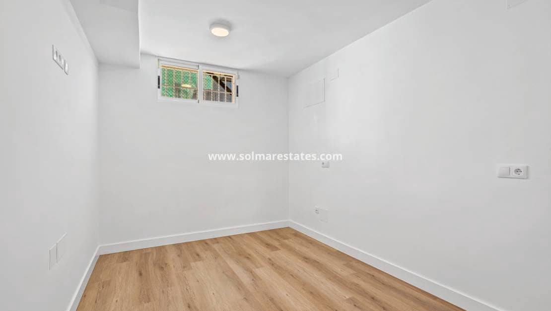 3 bedroom Semi-detached Villa for sale in Benimar with pool - € 269,000 (Ref: 9650326)