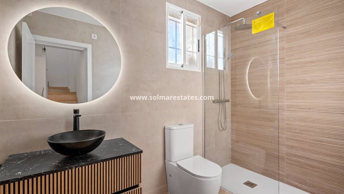 3 bedroom Semi-detached Villa for sale in Benimar with pool - € 269,000 (Ref: 9650326)