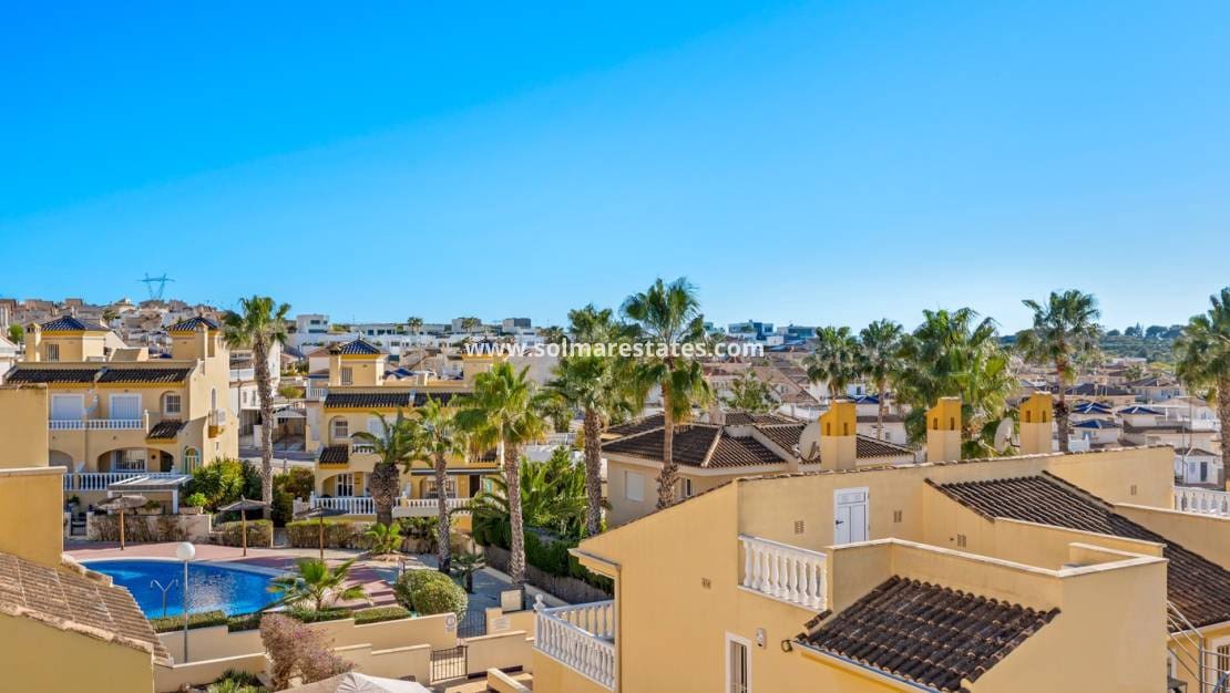 3 bedroom Semi-detached Villa for sale in Benimar with pool - € 269,000 (Ref: 9650326)