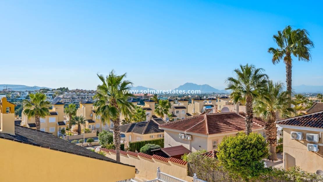 3 bedroom Semi-detached Villa for sale in Benimar with pool - € 269,000 (Ref: 9650326)