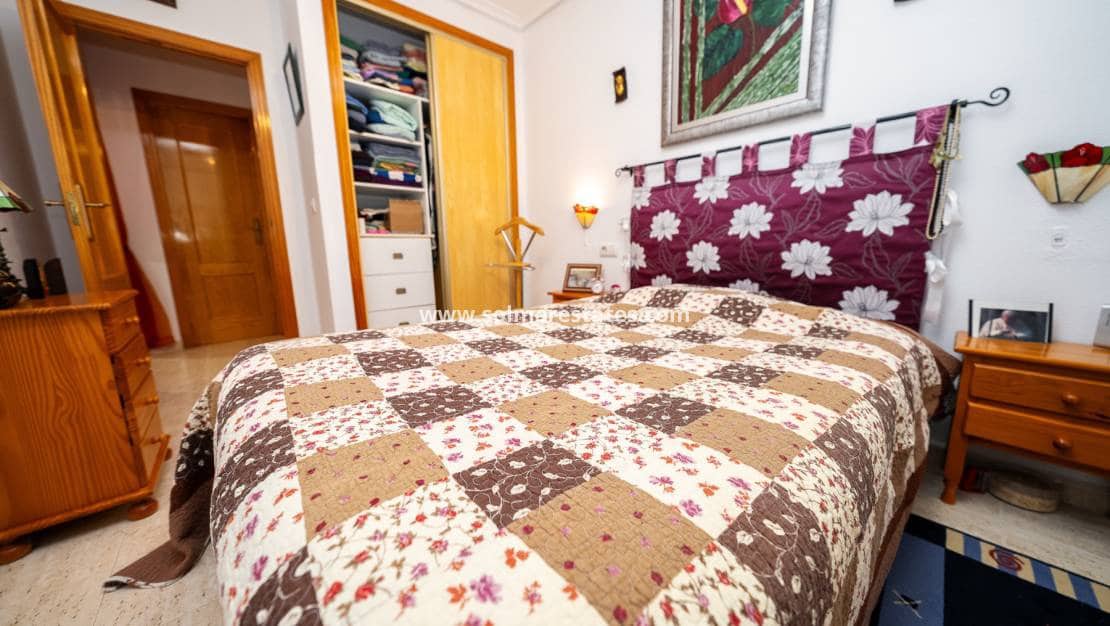 2 soverom Leilighet til salgs i Playa Flamenca med svømmebasseng - € 199 500 (Ref: 9650436)