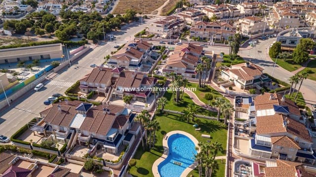 2 soveværelse Lejlighed til salg i Playa Flamenca, Orihuela med swimmingpool - € 179.500 (Ref: 9650436)