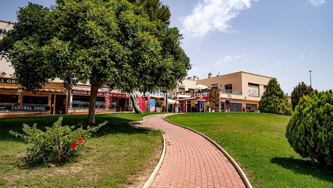 2 soverom Leilighet til salgs i Playa Flamenca med svømmebasseng - € 175 900 (Ref: 9650436)