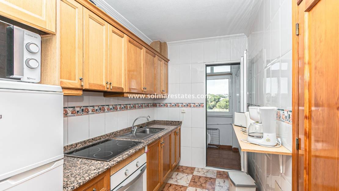 2 soveværelse Lejlighed til salg i La Zenia med swimmingpool - € 155.000 (Ref: 9650437)