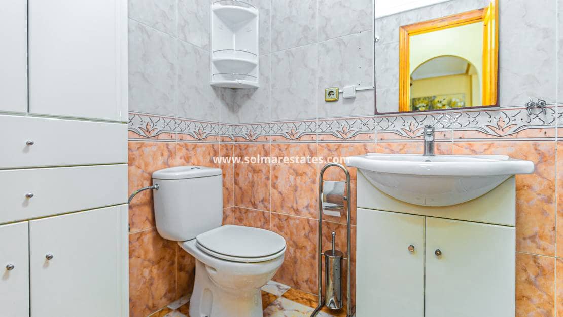 2 soveværelse Lejlighed til salg i La Zenia med swimmingpool - € 155.000 (Ref: 9650437)