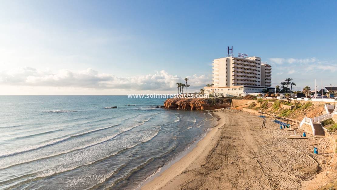 2 soveværelse Lejlighed til salg i La Zenia med swimmingpool - € 155.000 (Ref: 9650437)