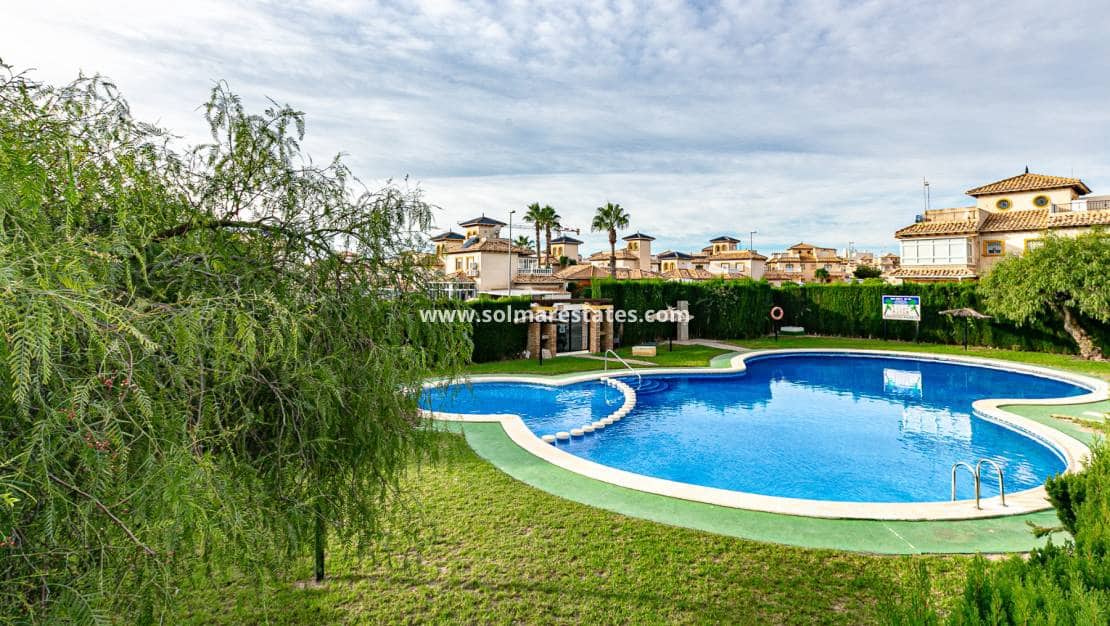 2 soveværelse Lejlighed til salg i La Zenia med swimmingpool - € 155.000 (Ref: 9650437)