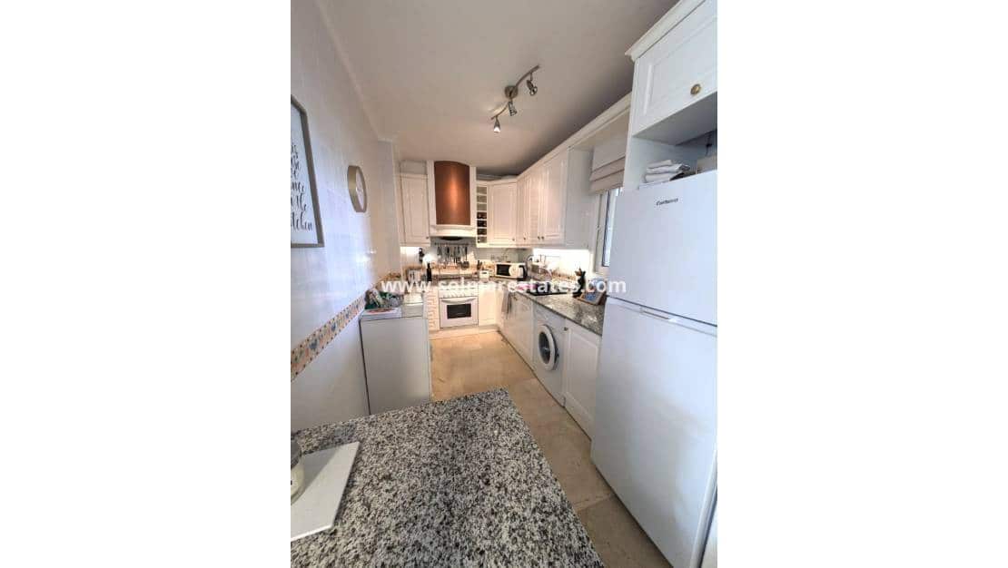 2 slaapkamer Appartement te koop in Playa Flamenca met zwembad - € 176.000 (Ref: 9650438)