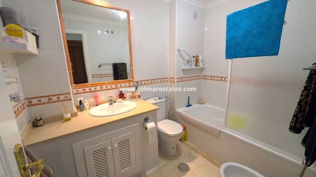 2 slaapkamer Appartement te koop in Playa Flamenca, Orihuela met zwembad - € 176.000 (Ref: 9650438)