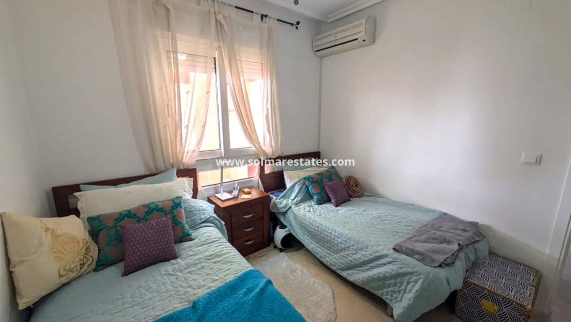 2 slaapkamer Appartement te koop in Playa Flamenca met zwembad - € 176.000 (Ref: 9650438)