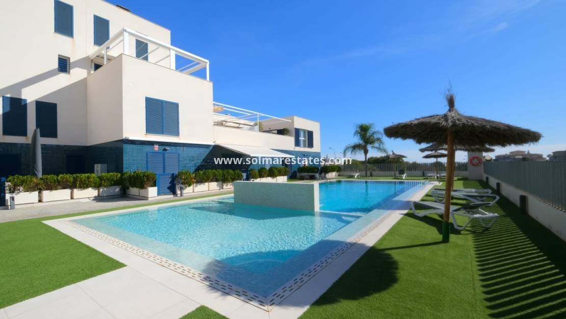 2 chambre Appartement à vendre à Playa Flamenca avec piscine - 249 995 € (Ref: 9650439)