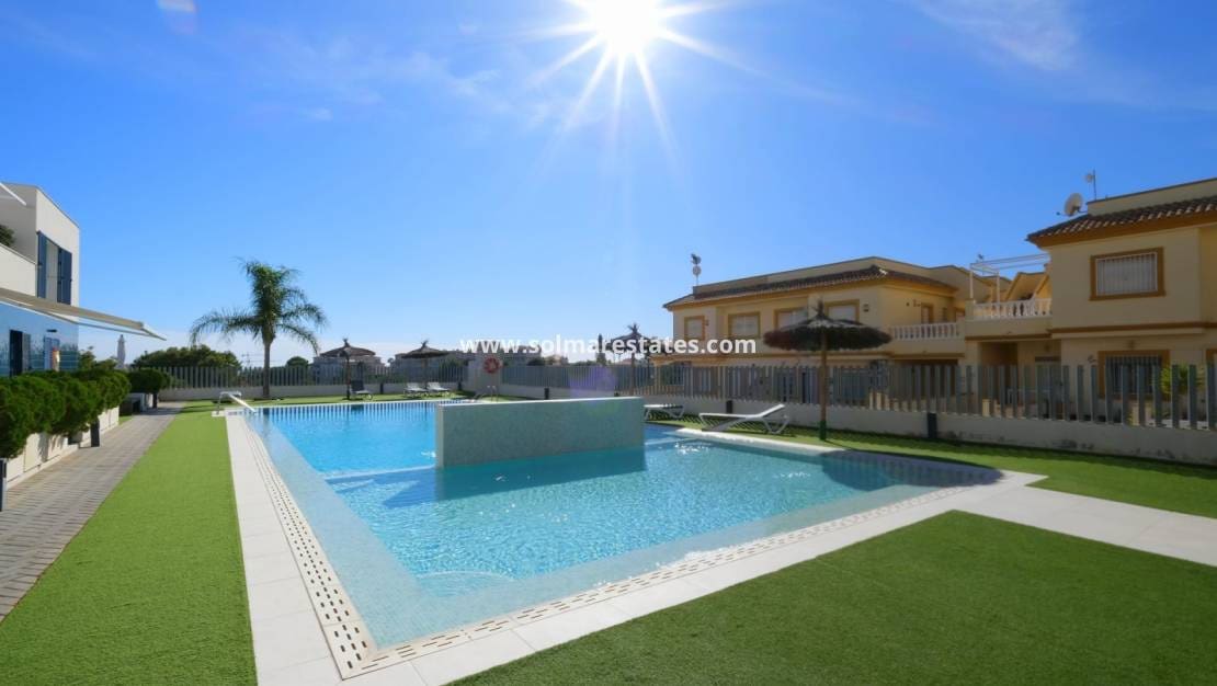 2 chambre Appartement à vendre à Playa Flamenca avec piscine - 249 995 € (Ref: 9650439)