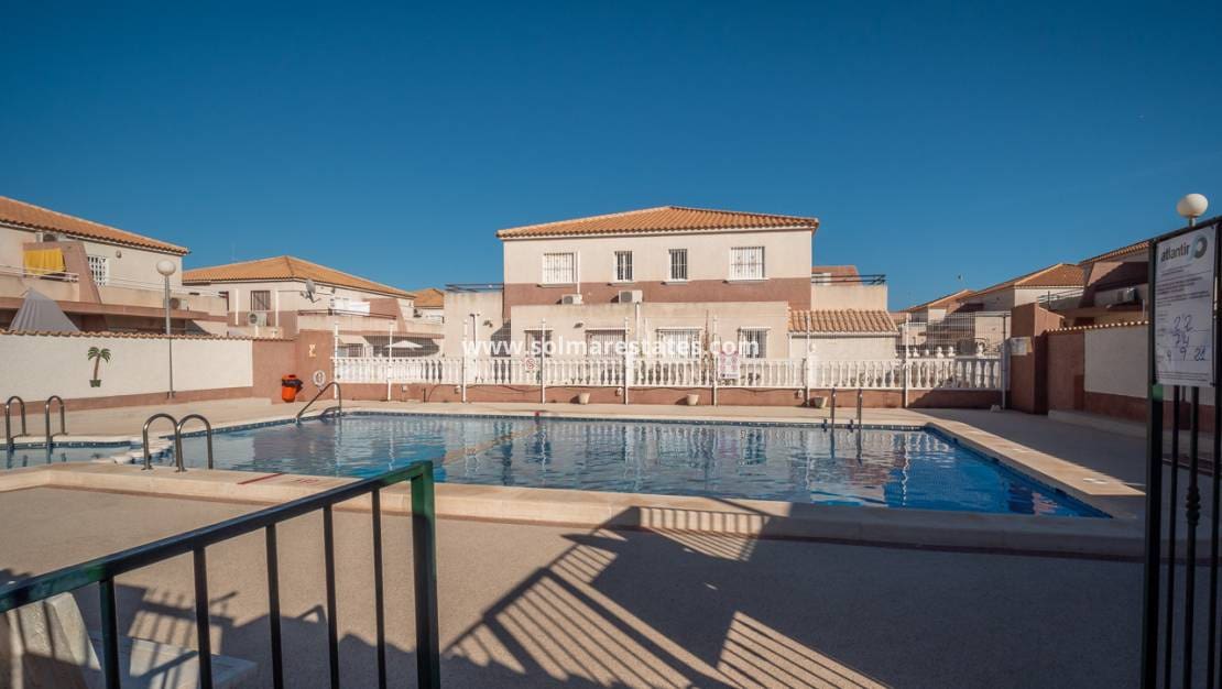 3 quarto Moradia para venda em Cabo Roig com piscina - 239 000 € (Ref: 9650441)