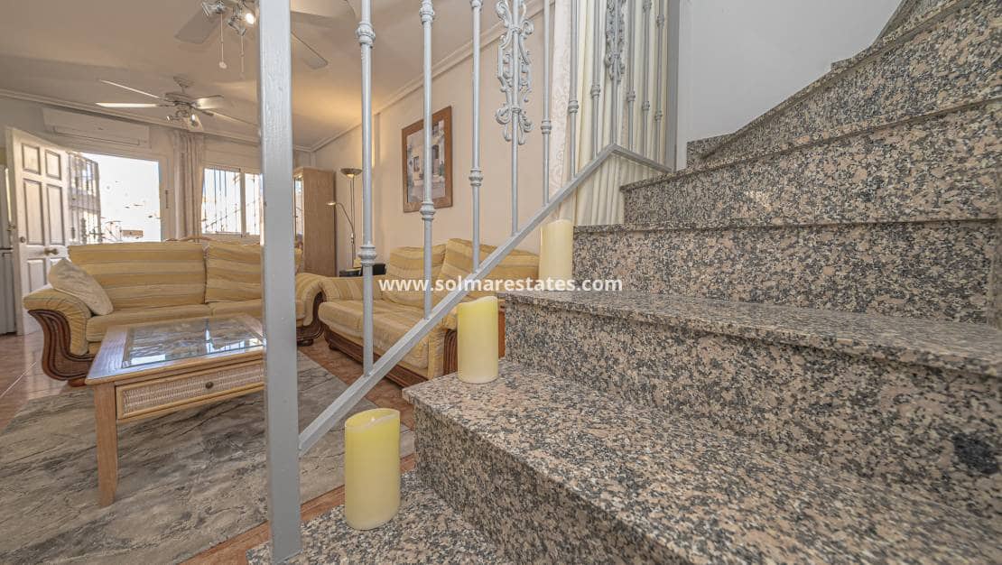 3 quarto Moradia para venda em Cabo Roig com piscina - 239 000 € (Ref: 9650441)