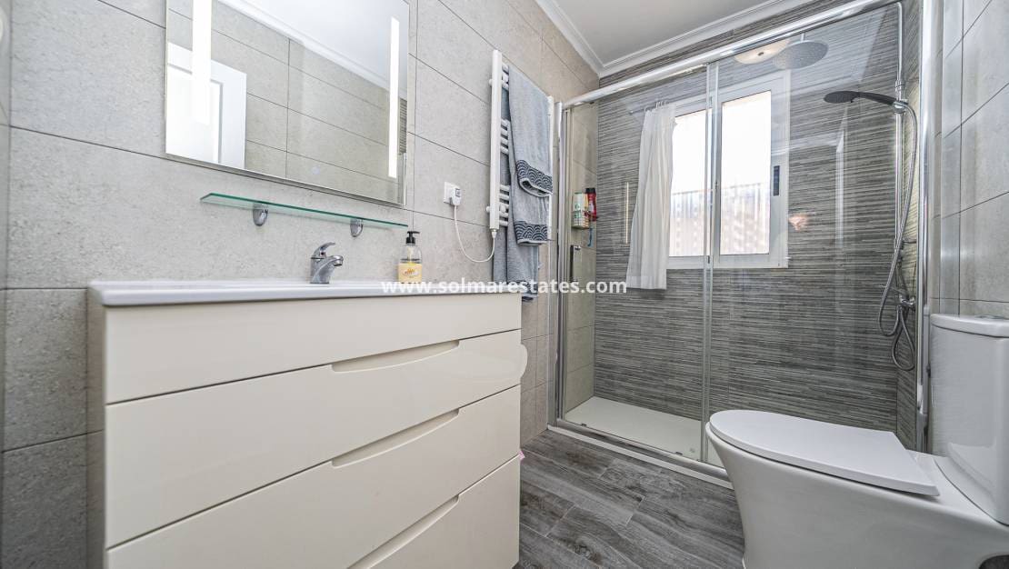 3 quarto Moradia para venda em Cabo Roig com piscina - 239 000 € (Ref: 9650441)