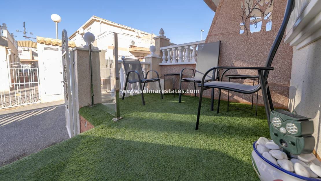 3 quarto Moradia para venda em Cabo Roig com piscina - 239 000 € (Ref: 9650441)