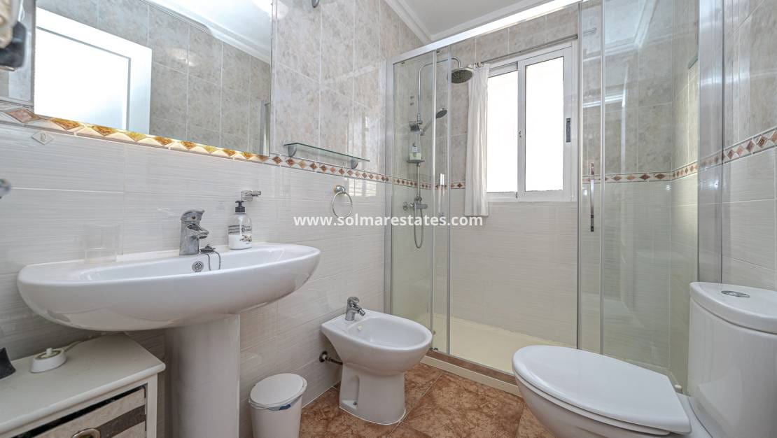 3 camera da letto Villa in vendita in Cabo Roig con piscina - 225.000 € (Rif: 9650441)