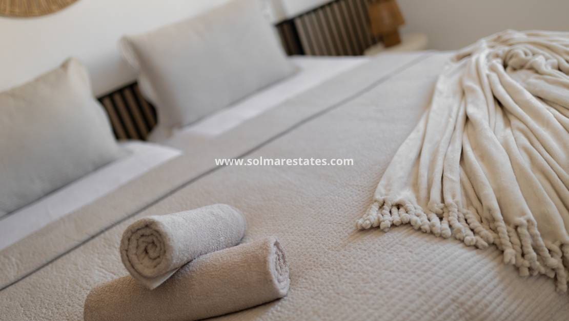 2 soveværelse Lejlighed til salg i La Marquesa med swimmingpool - € 179.000 (Ref: 9650631)