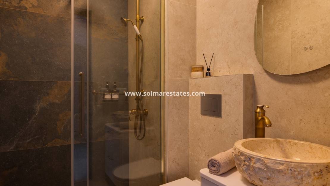 2 soveværelse Lejlighed til salg i La Marquesa med swimmingpool - € 179.000 (Ref: 9650631)