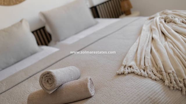 2 soveværelse Lejlighed til salg i La Marquesa, Rojales med swimmingpool - € 179.000 (Ref: 9650631)