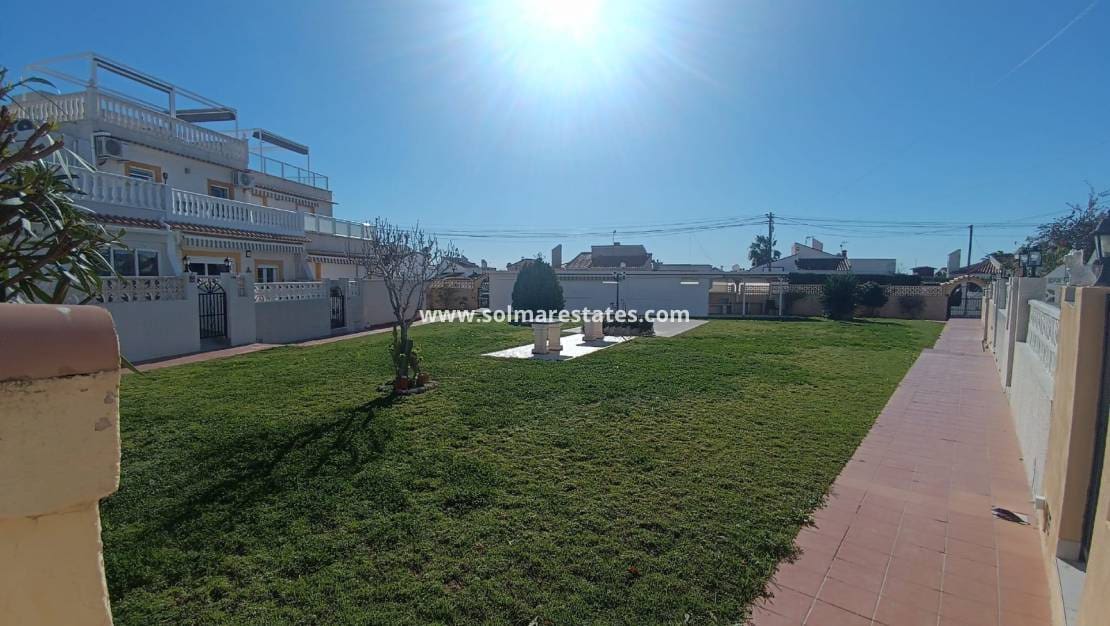 2 soveværelse Bungalow til salg i Playa Flamenca - € 123.000 (Ref: 9656397)