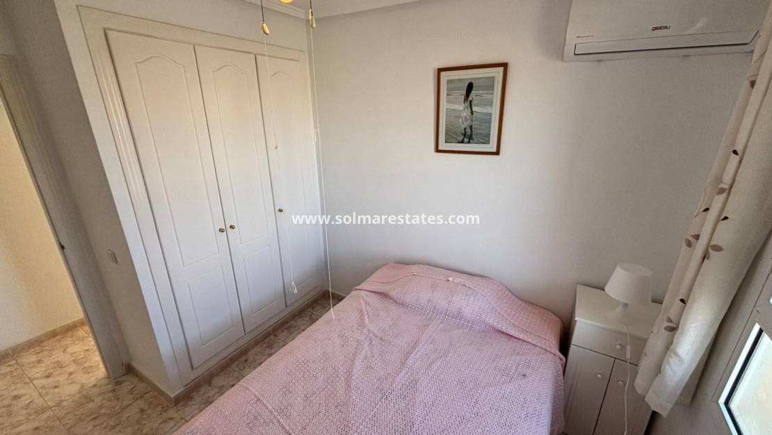 2 sypialnia Apartament na sprzedaż w La Marquesa z basenem - 149 995 € (Ref: 9667012)