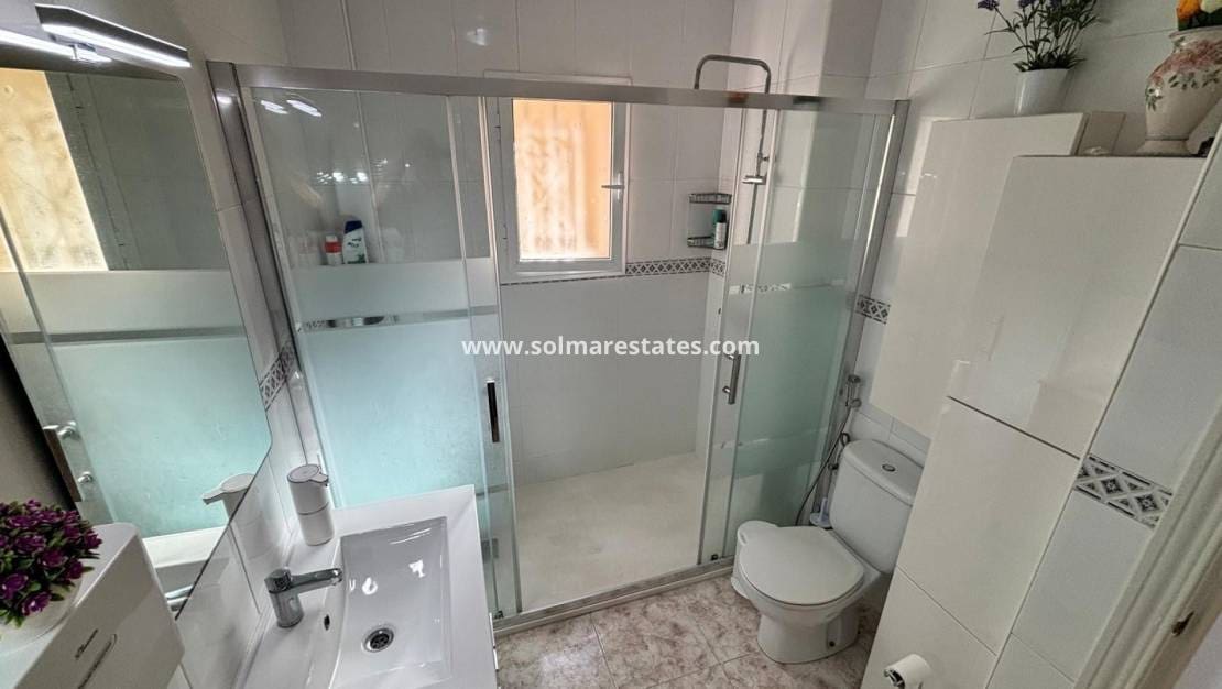 2 sypialnia Apartament na sprzedaż w La Marquesa z basenem - 149 995 € (Ref: 9667012)