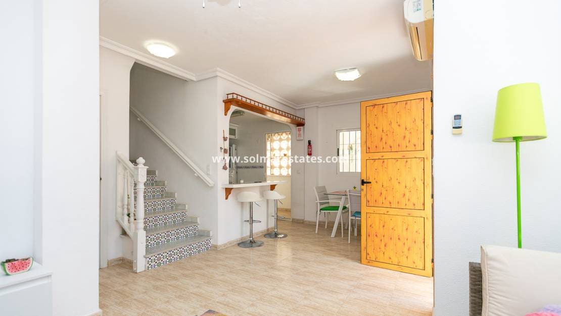 Pareado de 2 habitaciones en Pilar de la Horadada en venta con piscina - 235.000 € (Ref: 9667181)