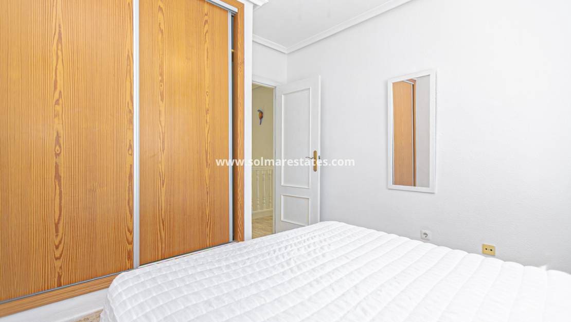 Pareado de 2 habitaciones en Pilar de la Horadada en venta con piscina - 235.000 € (Ref: 9667181)