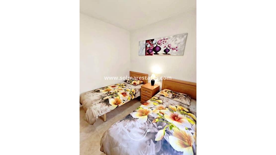 2 sovrum Lägenhet till salu i La Zenia med pool - 165 000 € (Ref: 9667182)