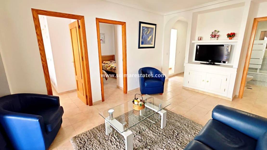 2 sovrum Lägenhet till salu i La Zenia med pool - 165 000 € (Ref: 9667182)