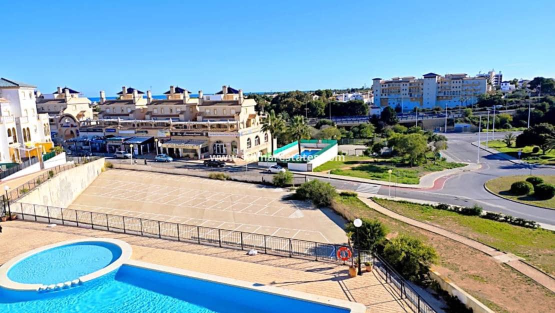 2 sovrum Lägenhet till salu i La Zenia med pool - 165 000 € (Ref: 9667182)