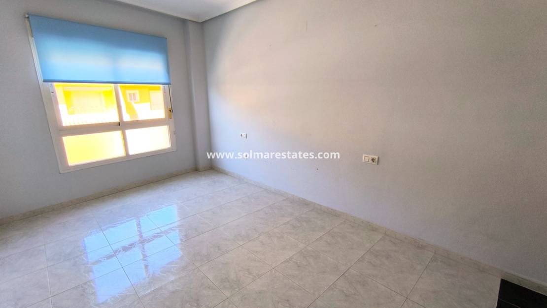 3 bedroom Apartment for sale in Los Montesinos - € 134,900 (Ref: 9667183)