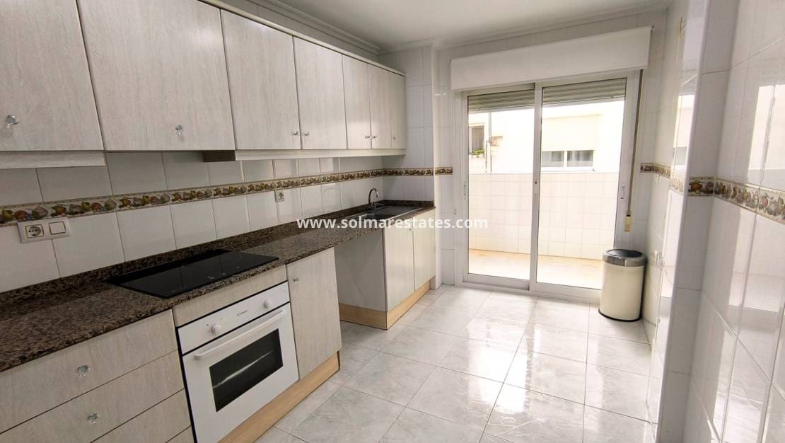 3 bedroom Apartment for sale in Los Montesinos - € 134,900 (Ref: 9667183)