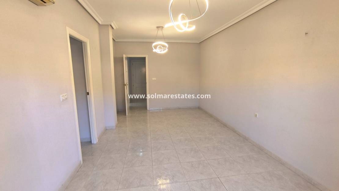 3 bedroom Apartment for sale in Los Montesinos - € 134,900 (Ref: 9667183)