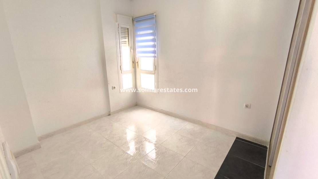3 bedroom Apartment for sale in Los Montesinos - € 134,900 (Ref: 9667183)