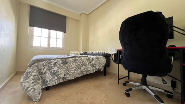 4 slaapkamer Huis te koop in Villamartin, Orihuela met zwembad - € 238.000 (Ref: 9667184)