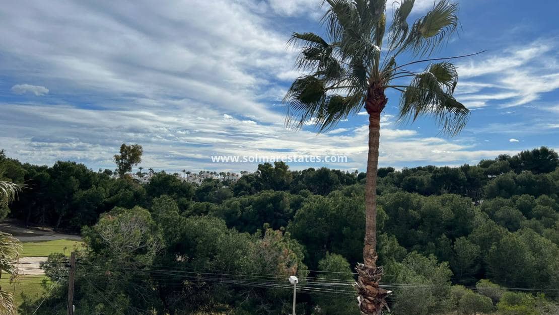 4 bedroom Townhouse for sale in Villamartin with pool - € 238,000 (Ref: 9667184)