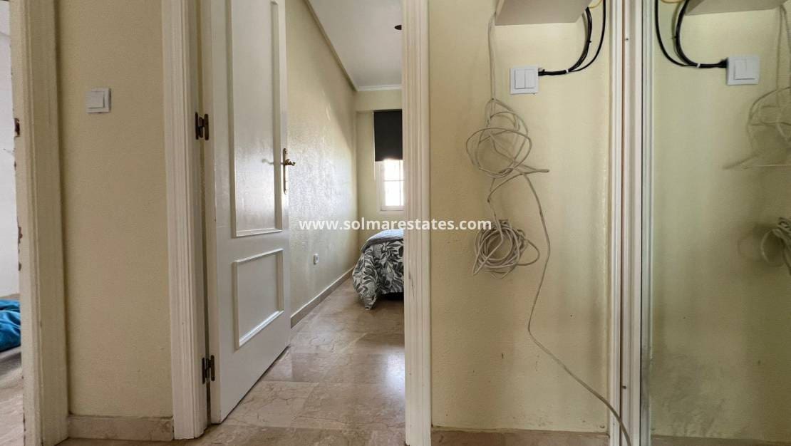 4 bedroom Townhouse for sale in Villamartin with pool - € 238,000 (Ref: 9667184)