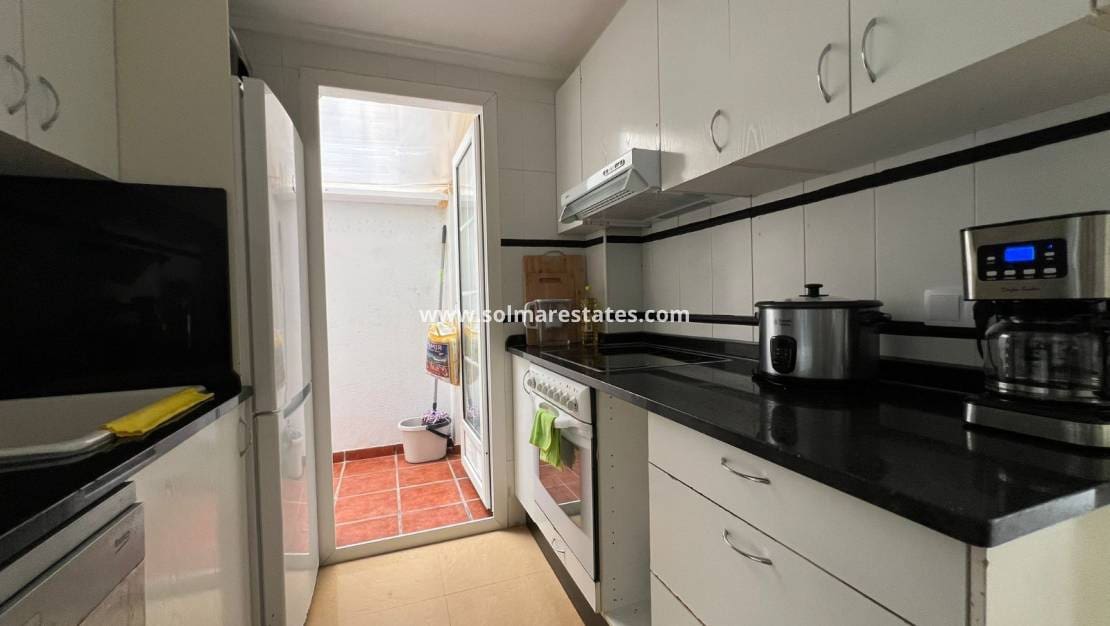 4 bedroom Townhouse for sale in Villamartin with pool - € 238,000 (Ref: 9667184)