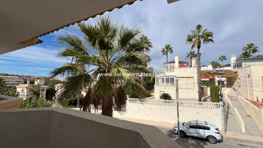 4 bedroom Townhouse for sale in Villamartin with pool - € 238,000 (Ref: 9667184)