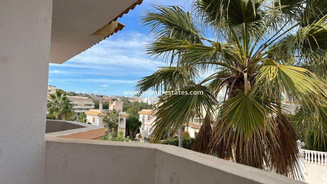 4 bedroom Townhouse for sale in Villamartin with pool - € 238,000 (Ref: 9667184)