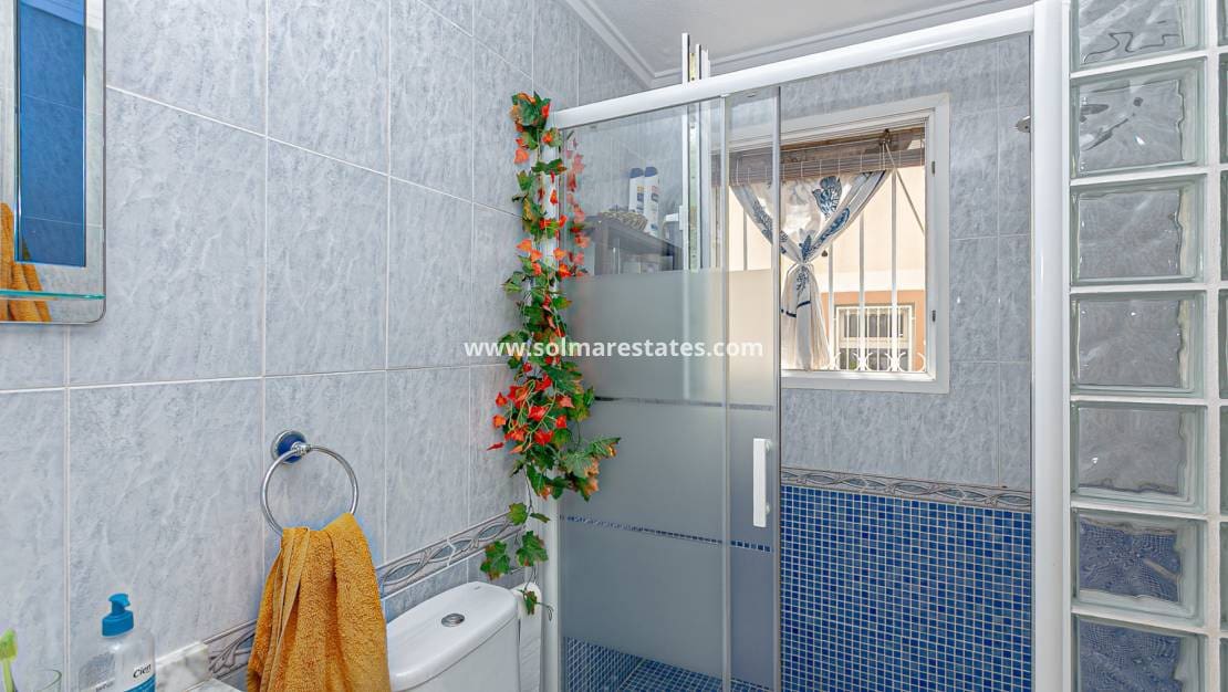 2 sovrum Lägenhet till salu i Playa Flamenca med pool - 199 999 € (Ref: 9669122)