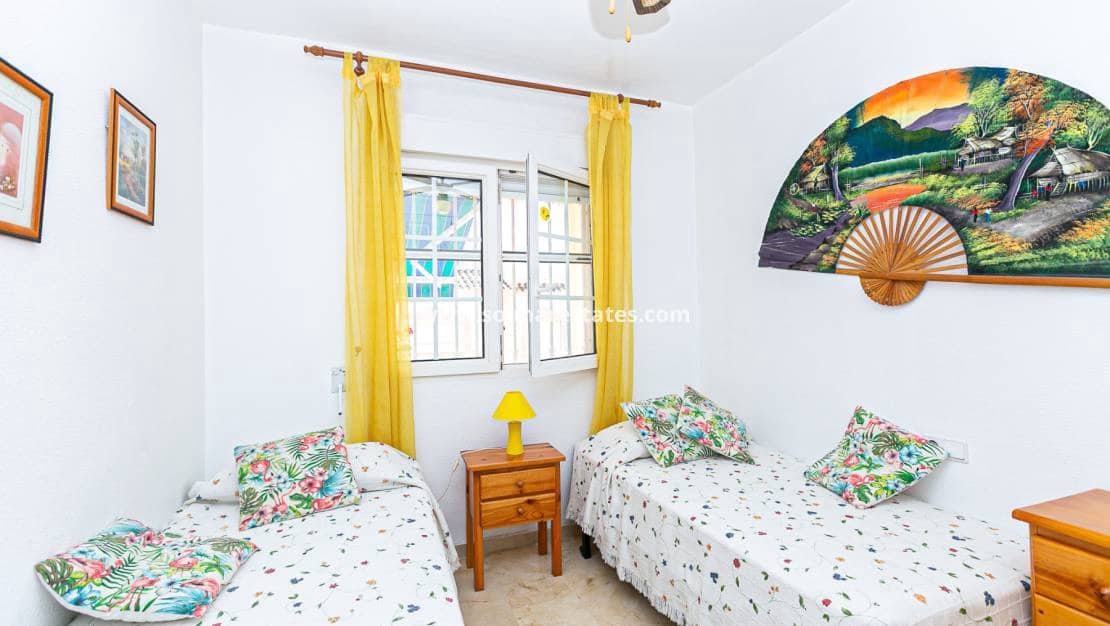 2 sovrum Lägenhet till salu i Playa Flamenca med pool - 199 999 € (Ref: 9669122)