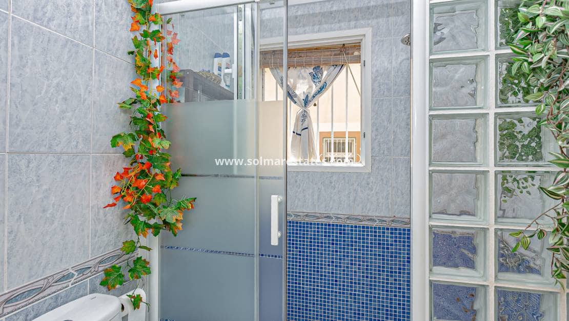 2 sovrum Lägenhet till salu i Playa Flamenca med pool - 199 999 € (Ref: 9669122)