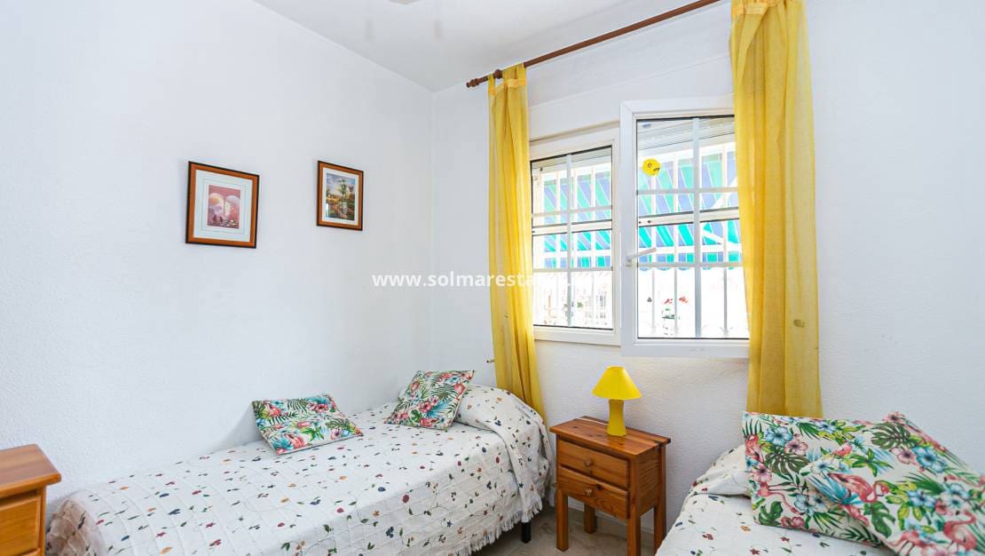 2 sovrum Lägenhet till salu i Playa Flamenca med pool - 199 999 € (Ref: 9669122)