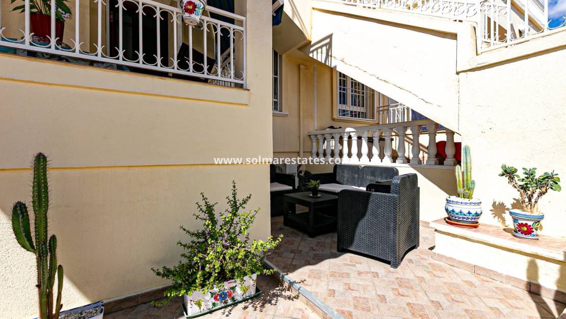 2 sovrum Lägenhet till salu i Playa Flamenca med pool - 199 999 € (Ref: 9669122)