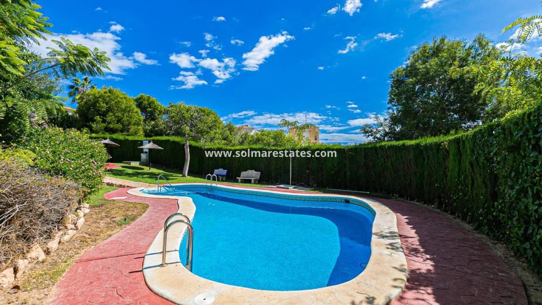 2 sovrum Lägenhet till salu i Playa Flamenca med pool - 199 999 € (Ref: 9669122)