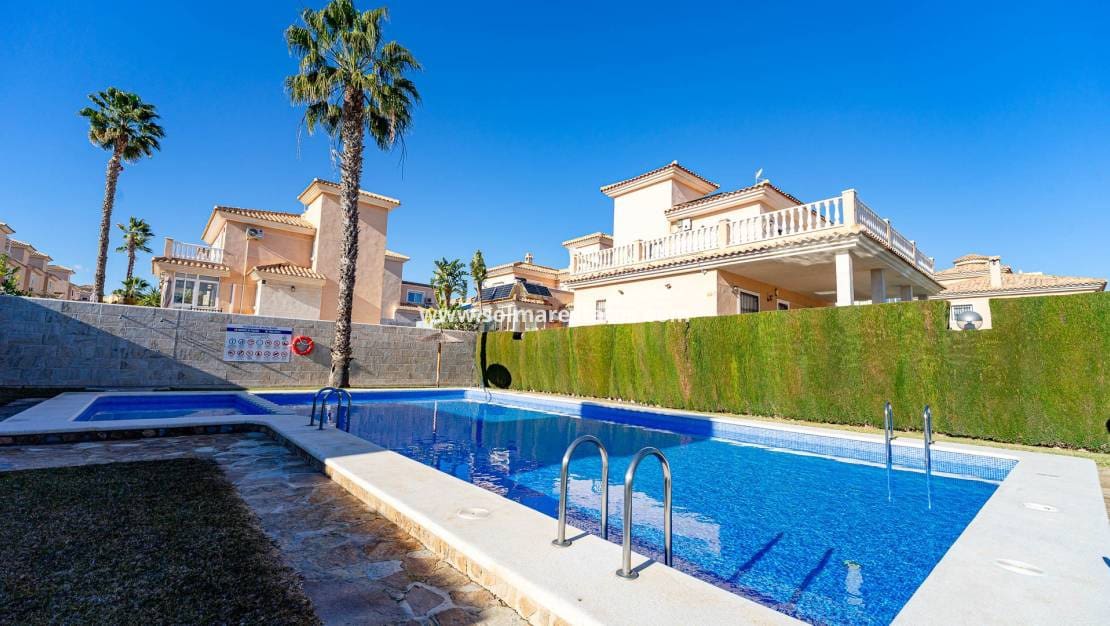 2 Zimmer Haus zu verkaufen in Los Altos mit Pool - 199.000 € (Ref: 9671248)