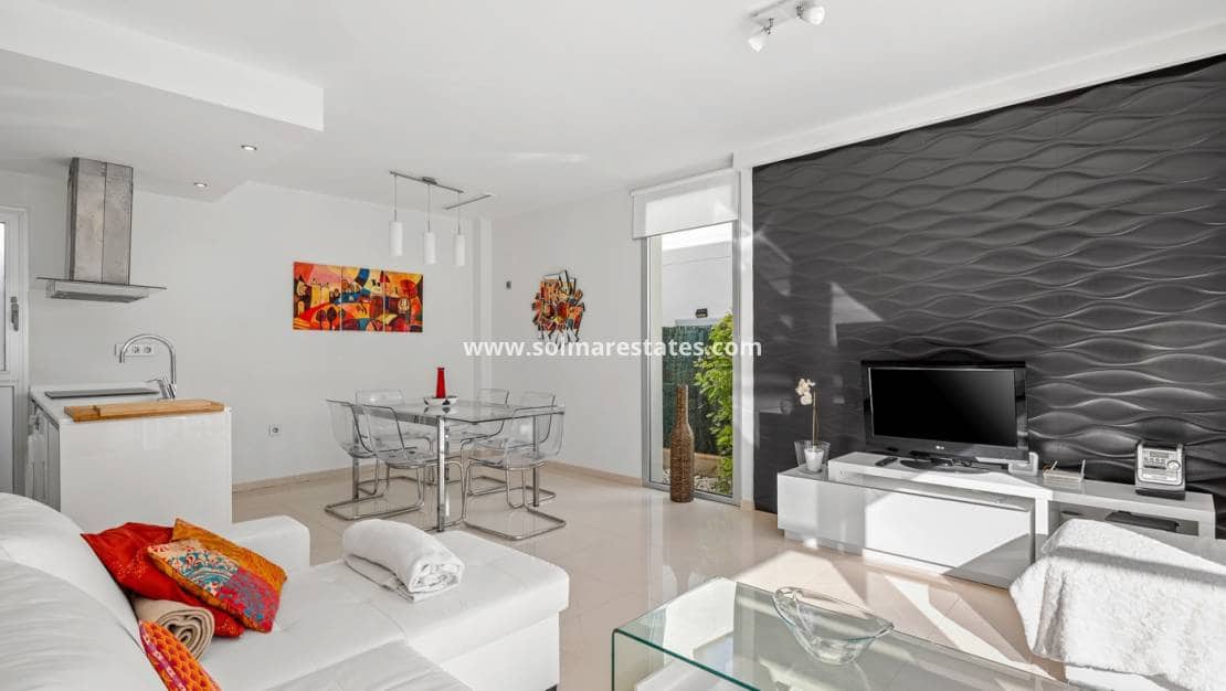 3 sypialnia Willa na sprzedaż w Ciudad Quesada z basenem - 425 000 € (Ref: 9674735)